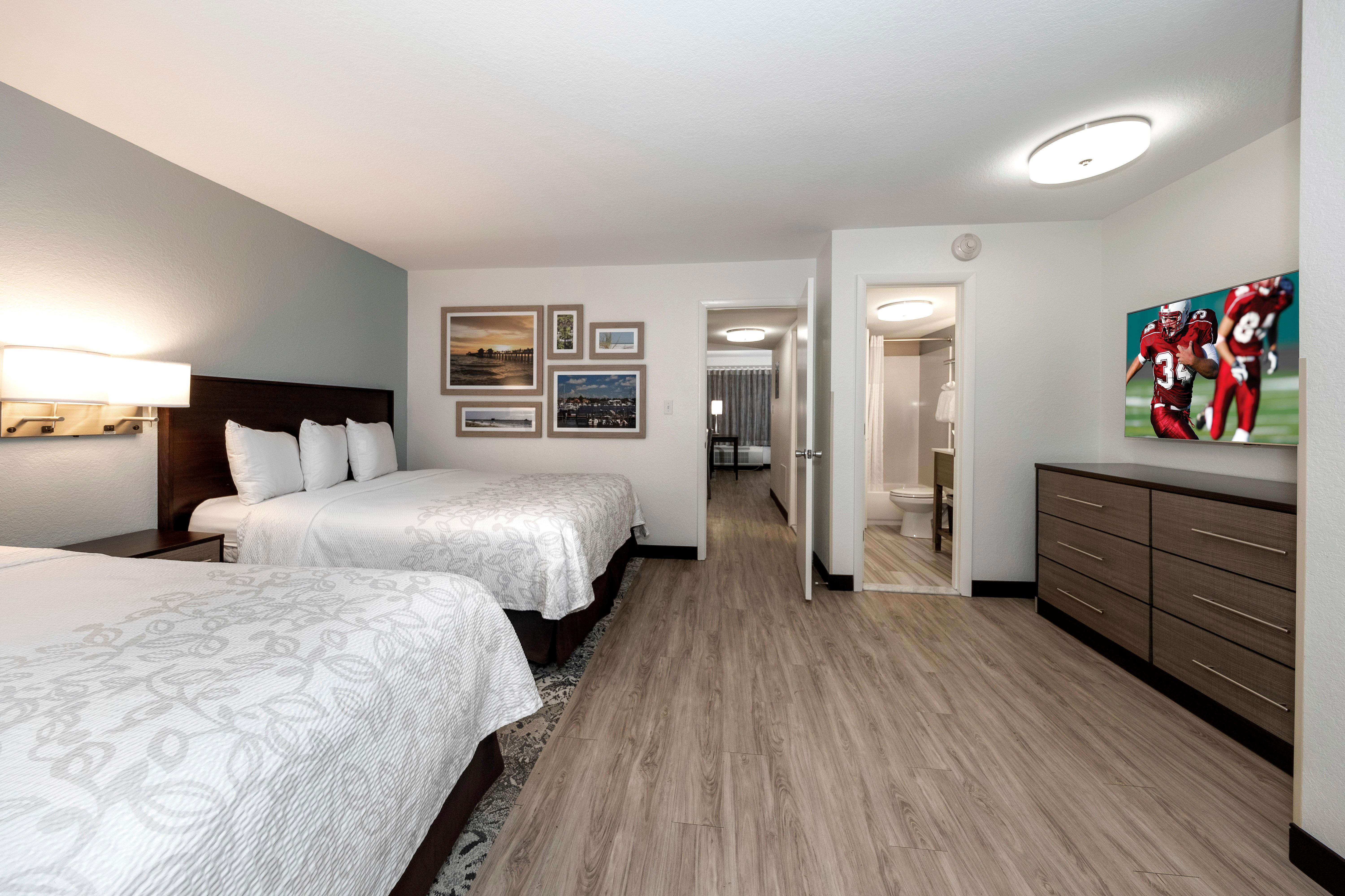 Red Roof Inn Plus+ & Suites Naples Downtown-5Th Ave S Exterior foto