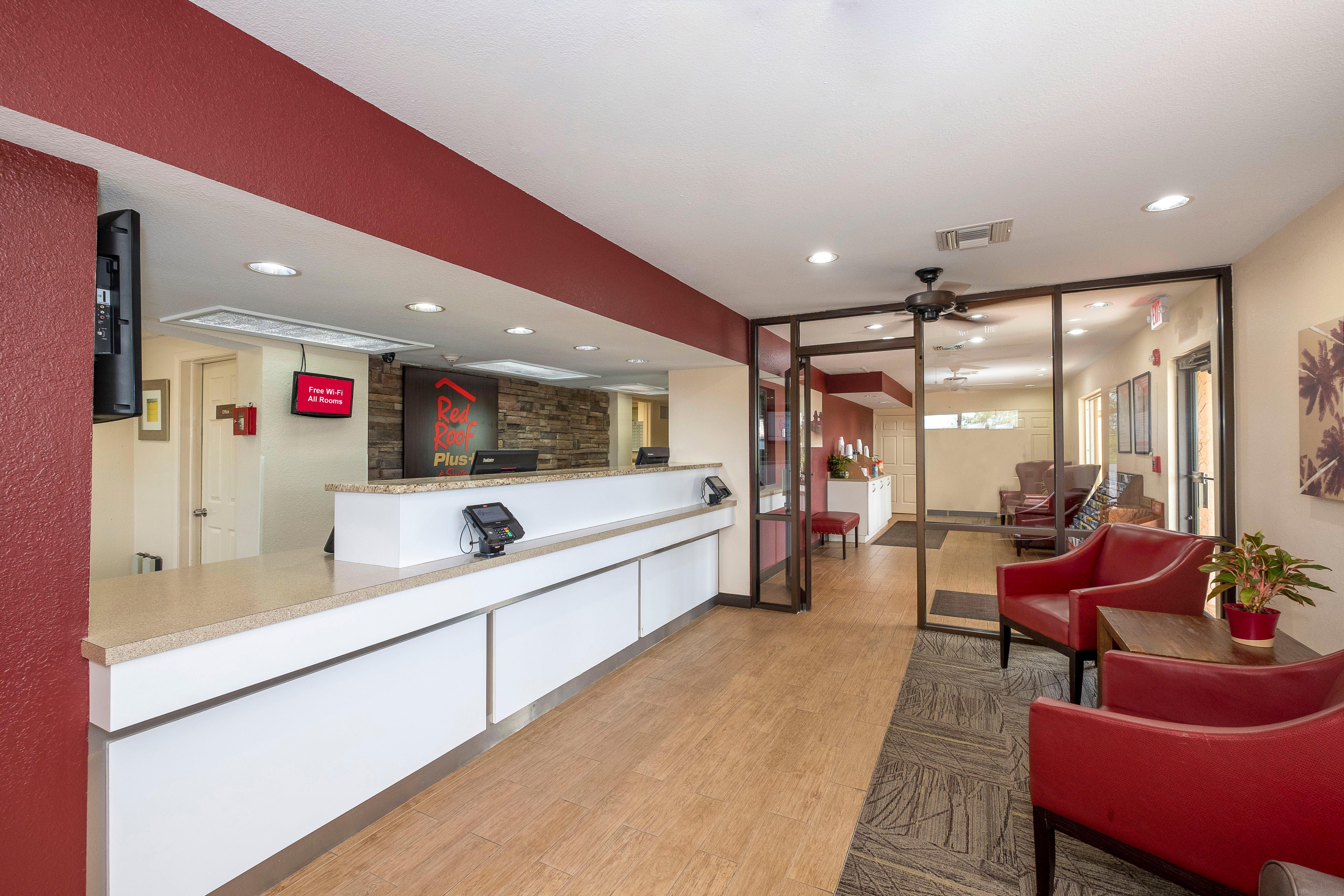 Red Roof Inn Plus+ & Suites Naples Downtown-5Th Ave S Exterior foto